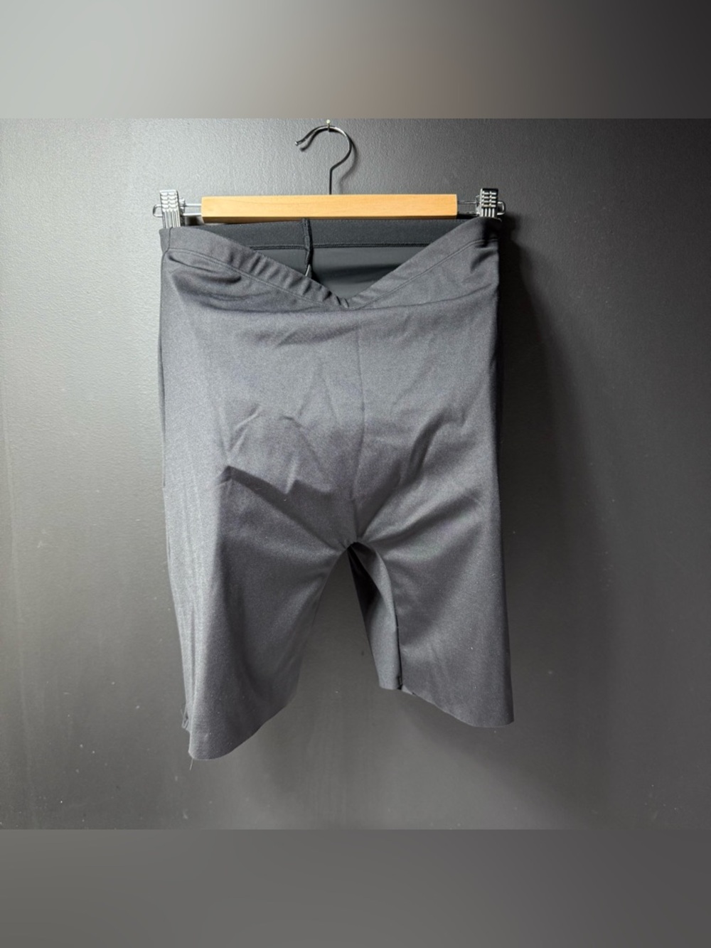 New Women's SKIMS Hip Enhancing Mid-thigh Shorts